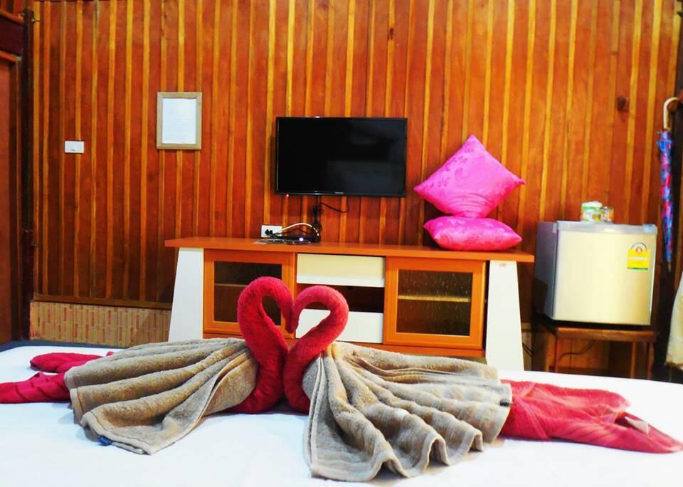 Zanom Sunrise Beach Resort Koh Lipe Exterior foto