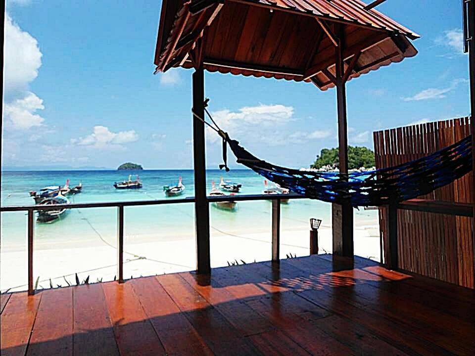 Zanom Sunrise Beach Resort Koh Lipe Exterior foto