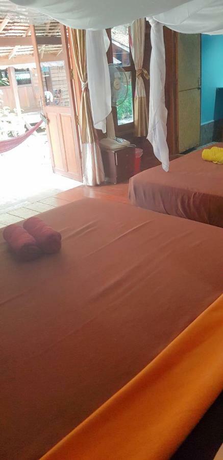 Zanom Sunrise Beach Resort Koh Lipe Exterior foto